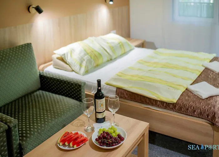 Sea-port Semesteranläggning (resort) *